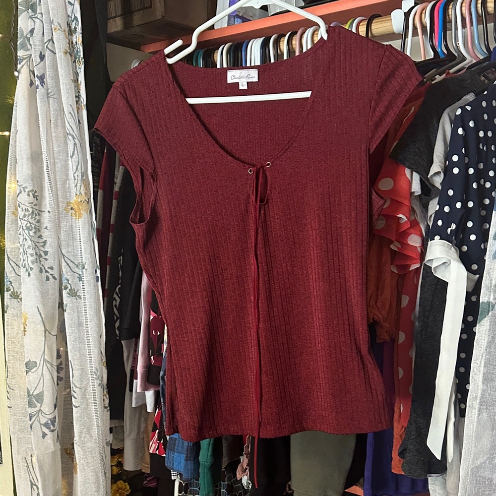 Charlotte Russe Short Sleeve Ribbed Tie-Front Top — Wine